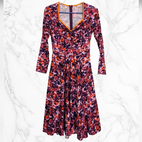 PINUP COUTURE Floral long sleeve midi dress heart neckline and gathered detail - Picture 5 of 16